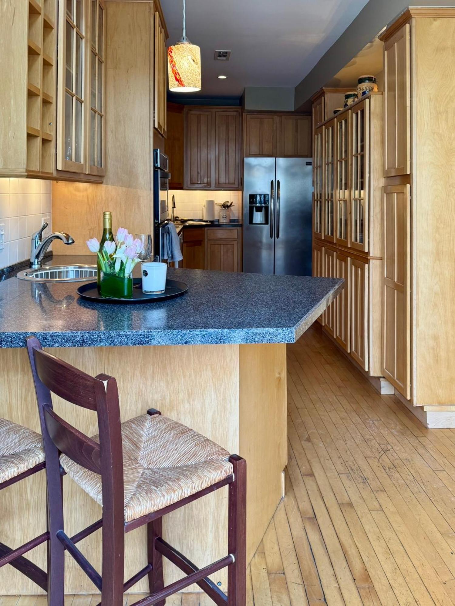 3 Bedroom Spacious Home In Ideal Location W Free Parking Back Yard Pets Welcome Chicago Ngoại thất bức ảnh