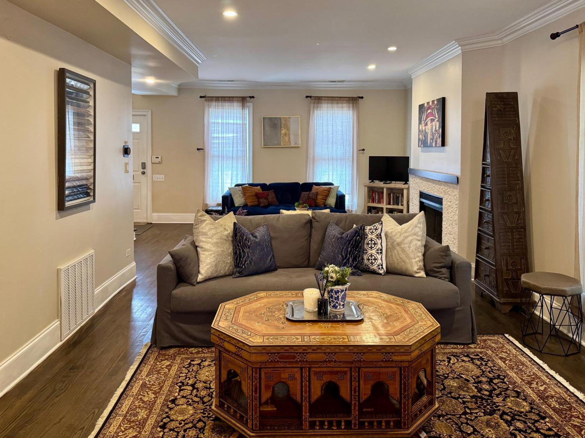 3 Bedroom Spacious Home In Ideal Location W Free Parking Back Yard Pets Welcome Chicago Ngoại thất bức ảnh