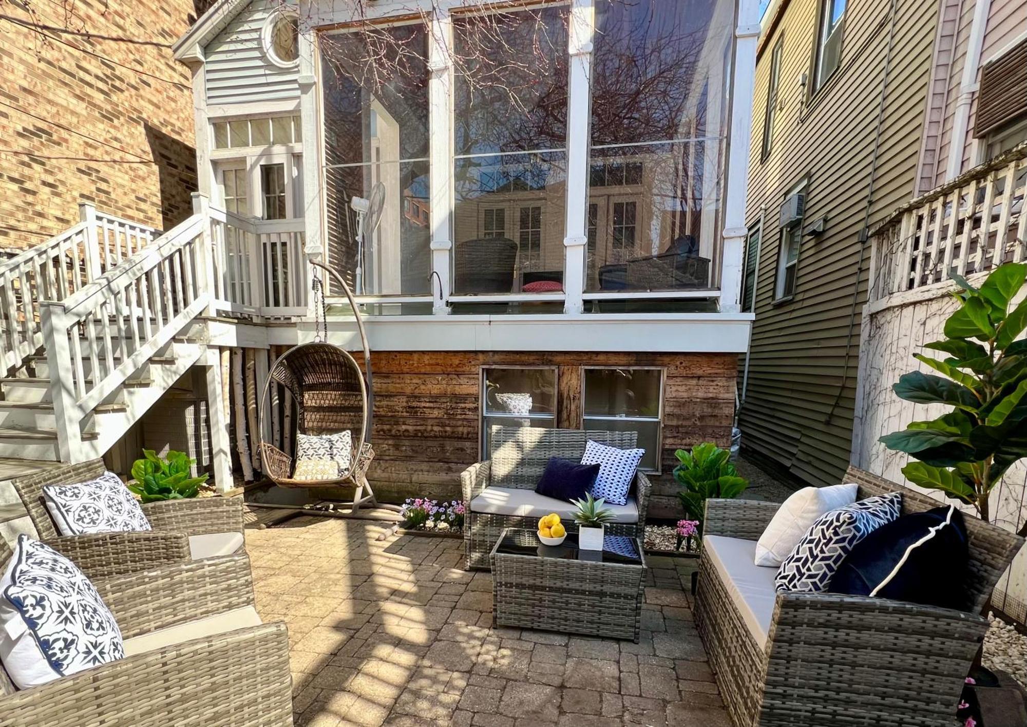 3 Bedroom Spacious Home In Ideal Location W Free Parking Back Yard Pets Welcome Chicago Ngoại thất bức ảnh