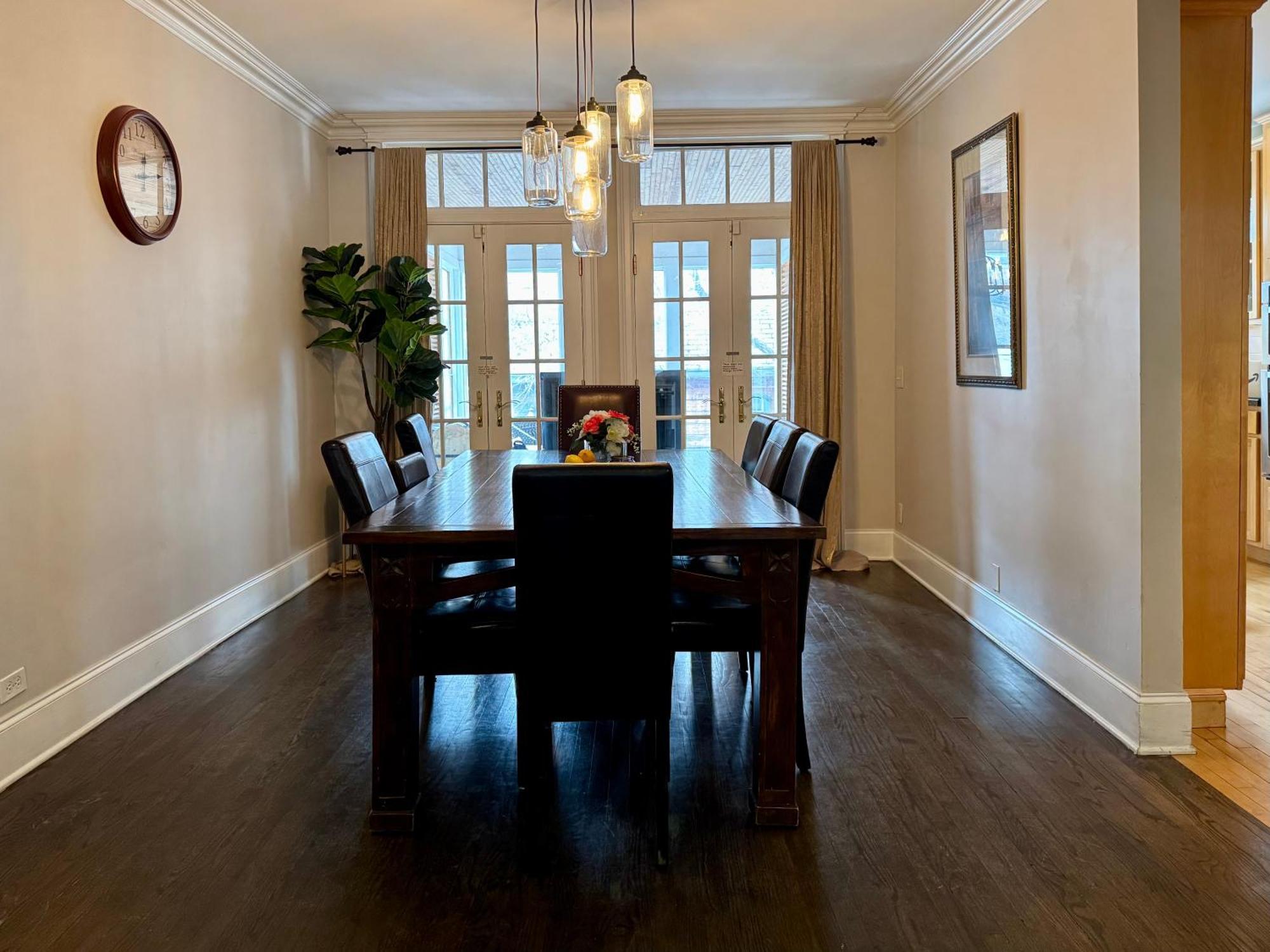 3 Bedroom Spacious Home In Ideal Location W Free Parking Back Yard Pets Welcome Chicago Ngoại thất bức ảnh