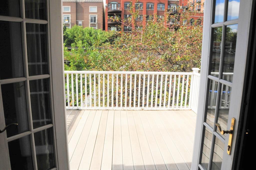 3 Bedroom Spacious Home In Ideal Location W Free Parking Back Yard Pets Welcome Chicago Ngoại thất bức ảnh