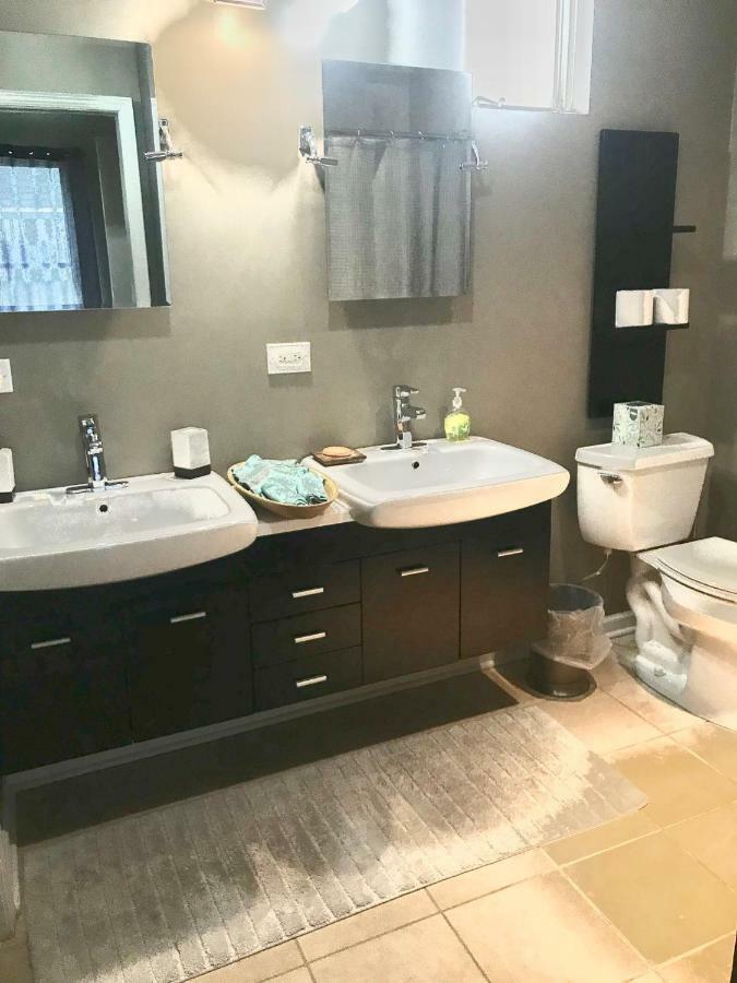 3 Bedroom Spacious Home In Ideal Location W Free Parking Back Yard Pets Welcome Chicago Ngoại thất bức ảnh